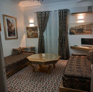 Seating Room