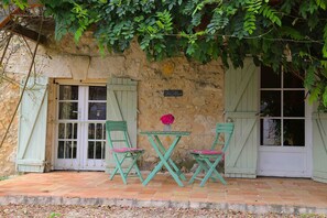 The Cottage terrace
