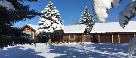 Grizzly Peak Cabin for fun in the snow