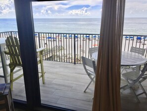 18' wide corner balcony. Hear the waves!😊