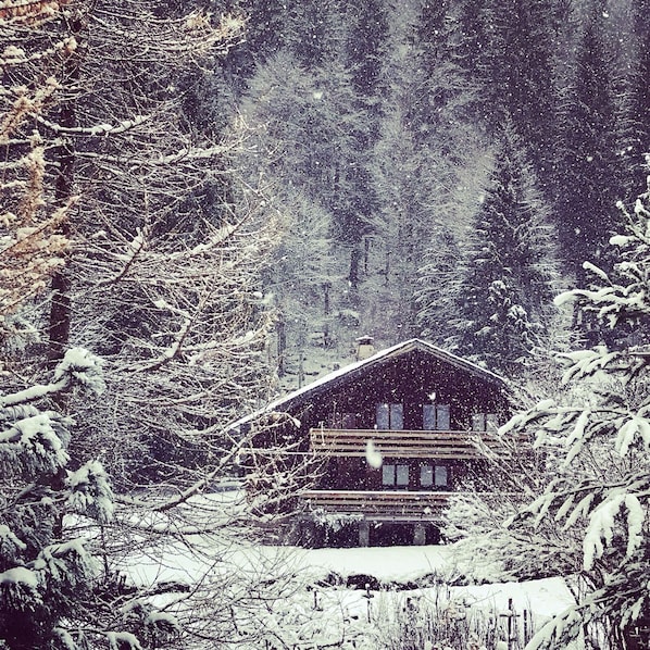 Évasion tout en restant proche des pistes et des commerces de Morzine (1,2km,5')