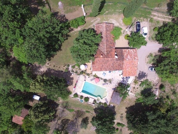 8000 square meters of paradise 