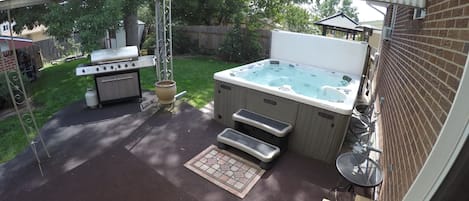 Hottub off the patio and grill! Great place to spend time!