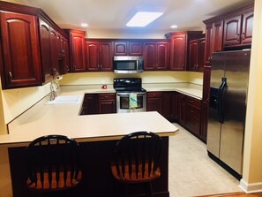 Kitchen has everything!