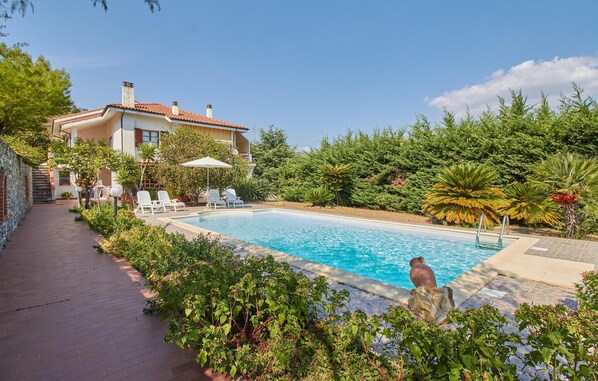 pool