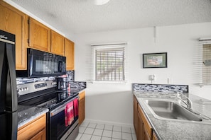 Full Kitchen for all your dining needs