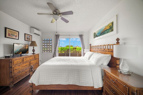 King Bedroom with Cable TV, AC