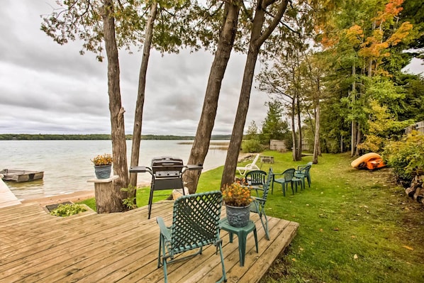 Maple City Vacation Rental | 2BR | 1BA | 600 Sq Ft | Step-Free Access