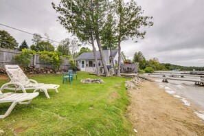 Private Beach | Fire Pit | Dock | Single-Story Cottage