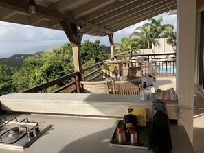 屋外ダイニングエリア