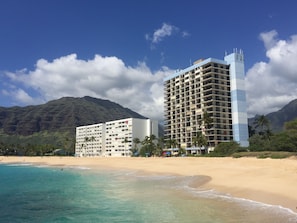 Hawaiian Princess is the taller Building on the Beach