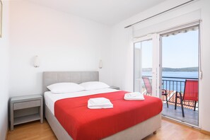 Bedroom with sea view