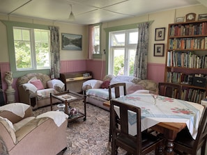 Authentic 50s furniture and classic literature.