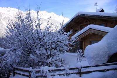 Schönes Chalet in Chamonix in einer ruhigen, bewaldeten Süden ausgerichteten Garten, schöne Aussicht.