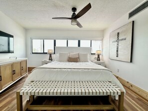 Master Bedroom King Bed 