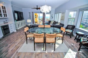 Beautifully Decorated Dining Room