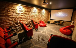 Welcome to your perfect mountain retreat in Valloire - with private Cinema!