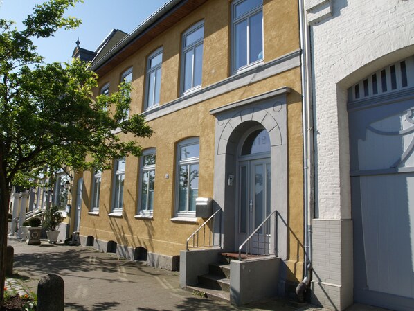 Straßenansicht