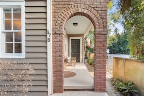 Entryway/Front Porch