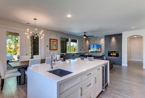 Great space planning.  Open Kitchen, Dining room and  Great room...  