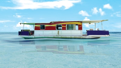 HOUSEBOAT, 2 BEDROOMS CASEY KEY, TINY HOUSE, BEACH, POOL, WATERFRONT