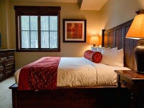 Master bedroom. King size memory foam mattress.
Photo courtesy of Grand Lodge.