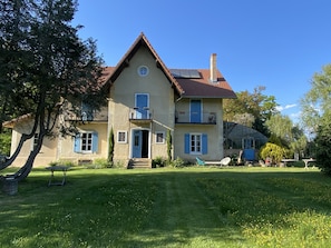 Une maison en pierres qui conserve la fraîcheur