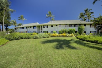 Beautiful views of the mountains and oceans on the ground floor