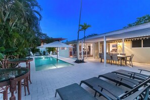 Resort-Style Private Pool and Pool Deck w/ Outdoor Dining and Grill