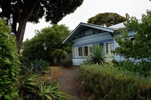 Pohutukawa villa from front gate