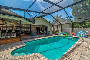 Pool toys and games included