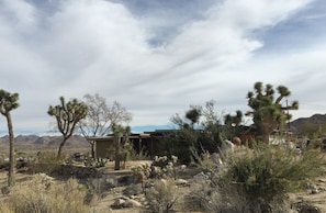 Atomic "T" Ranch with views of the National Park
