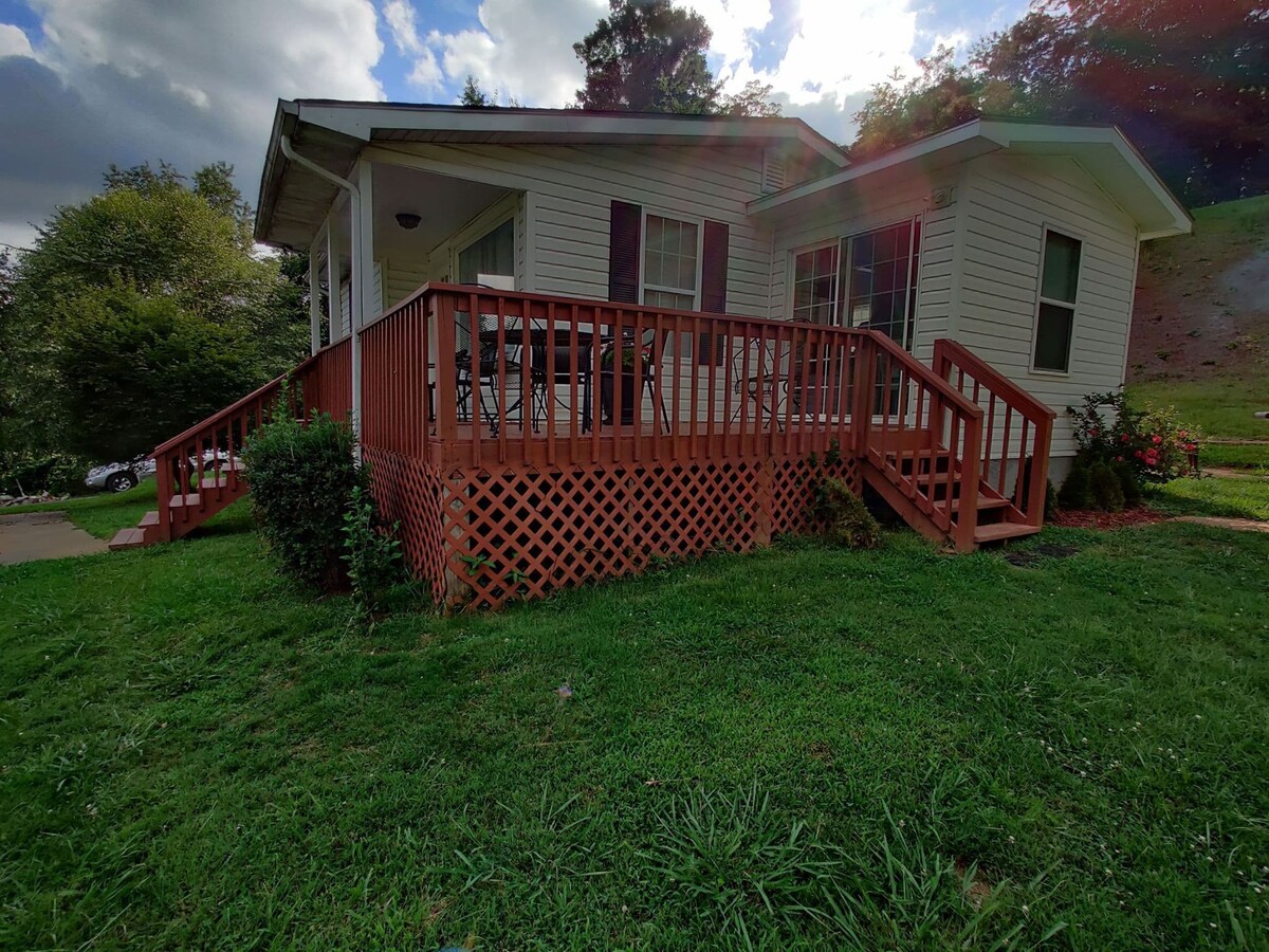 Mountain View Cottage in Asheville, NC