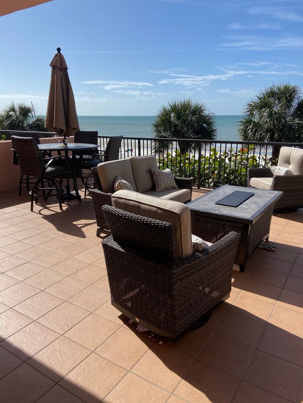 Only yours!/20 x40 Patio for your view on the beach! You can even sleep there!😎