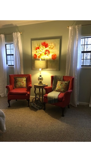 Vignette area in the bedroom to watch TV