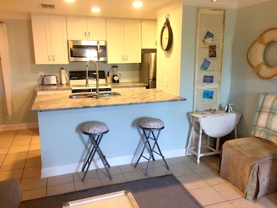Newly renovated only minutes away from the beach!!