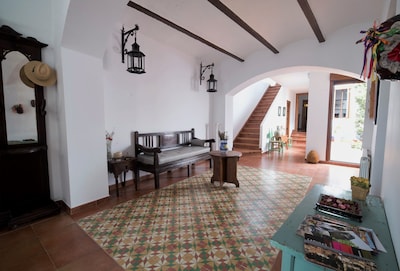 Casa Besana is an old farmhouse renovated in La Mancha toledana.