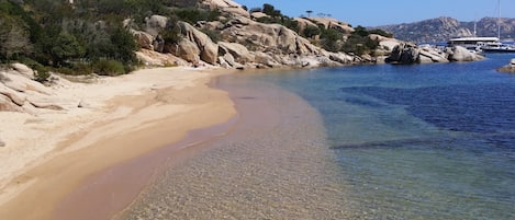 La spiaggia a pochi minuti a piedi