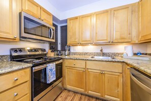 Eldorado K102 kitchen1