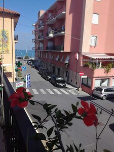 Gemma Haus am Meer von Diano Marina: 50 Meter von den Stränden entfernt, privater Parkplatz