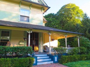Front Entrance & Porch