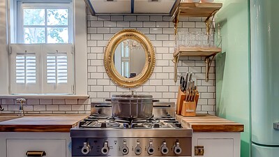 History Meets Luxury at Dreamy Leiper's Fork Village Cottage, Walk to Everything