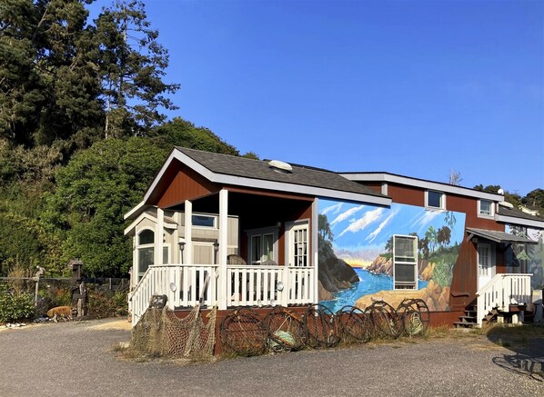 San Juan - Your cabin in the historic Noyo Harbor