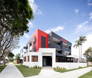 Ascot Budget Residences – Close to Brisbane Airport & Racecourses
