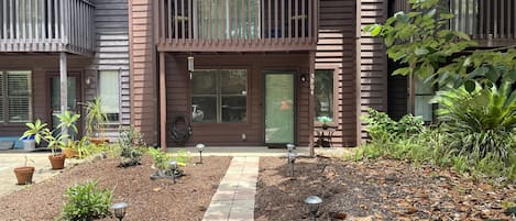 Grotto Townhouse in a quiet neighborhood 