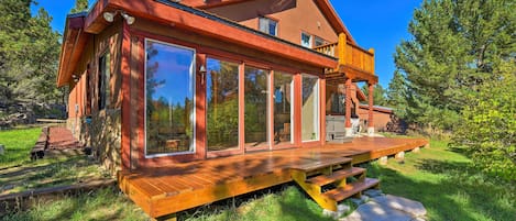 Experience Angel Fire with 14 guests at this cozy vacation rental house!