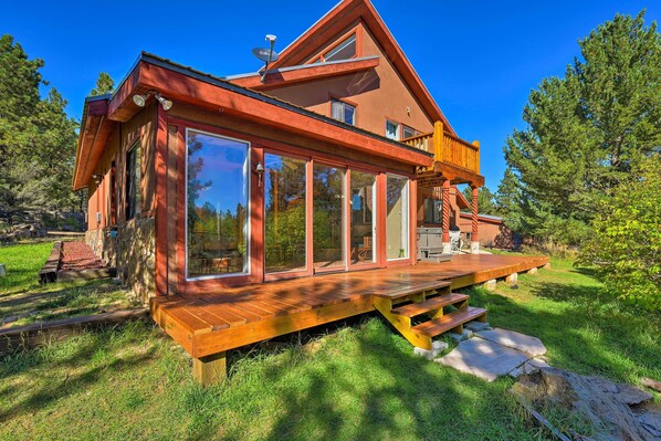 Experience Angel Fire with 14 guests at this cozy vacation rental house!