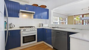 Bay Cottage | Kitchen