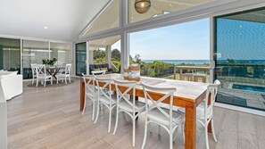 Dayz Dreamin | Open Plan Living | Dining