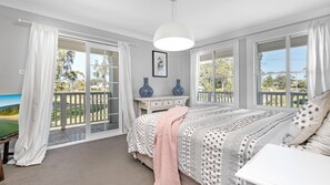 Dayz Dreamin | Master Bedroom | King | Ensuite